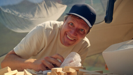 Kan Klaas een toren in balans houden op het water?